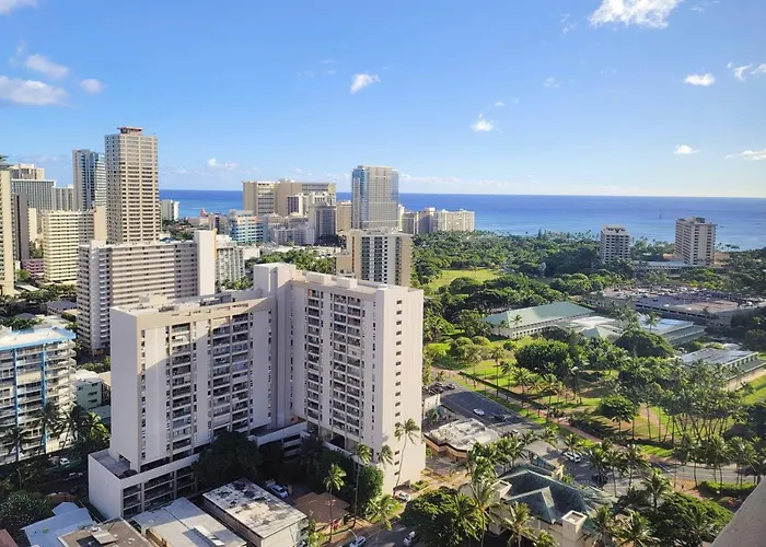 Waikiki Condo High Floor Views Beaches Convention Center