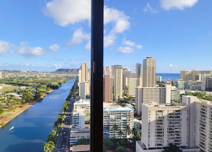 Waikiki Condo High Floor Views Beaches Convention Center